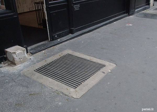 Grille sur trottoir bituminé Grille sur trottoir bituminé